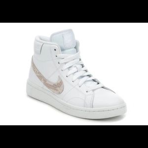 Women’s Nike Court Royale 2 Mid Sneakers